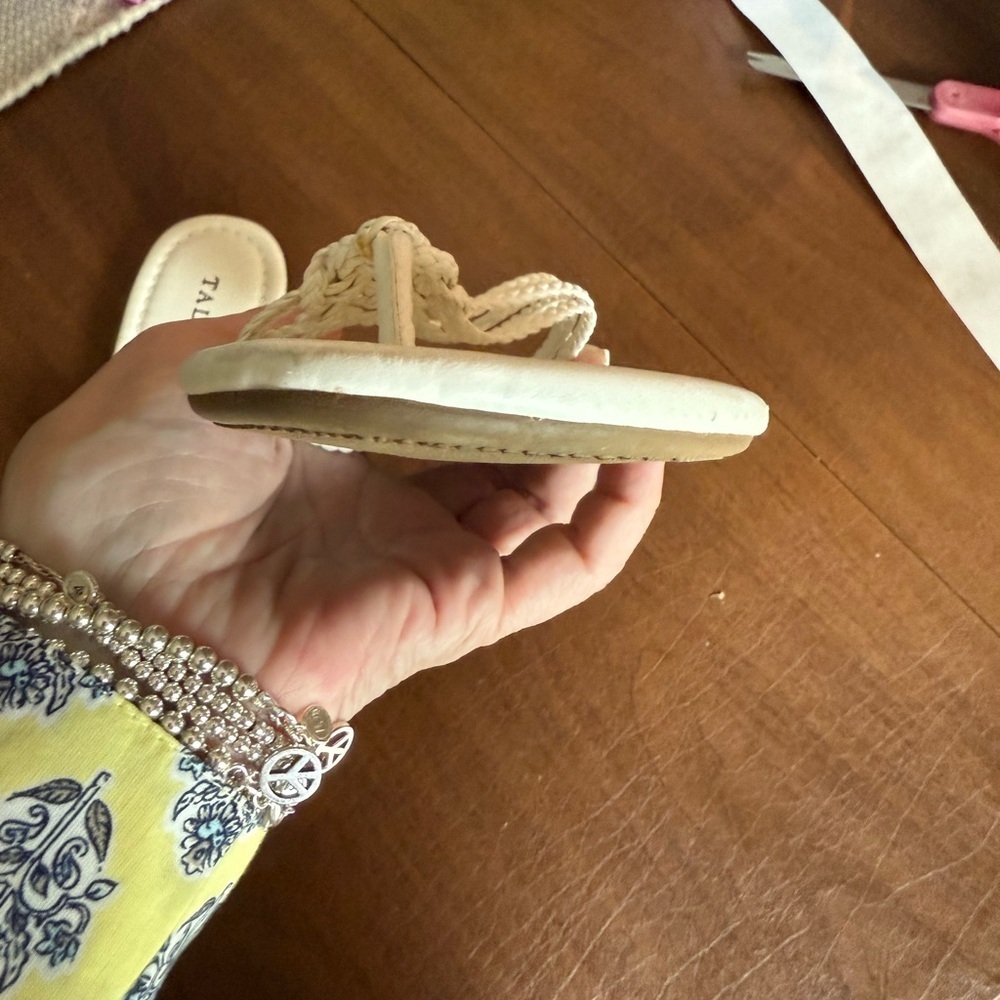 EUC Talbots Women's White Braided Sandals SZ 9 - Picture 11 of 15